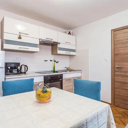 Ivana B4 N2 Apartment