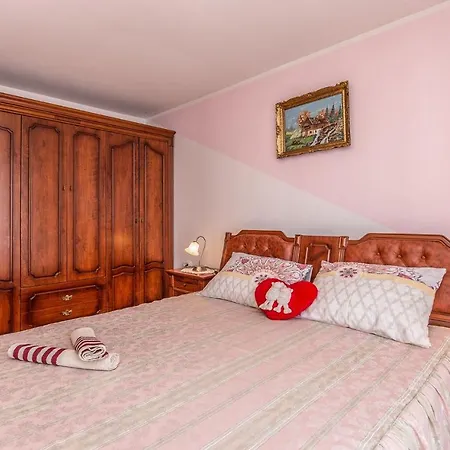 Ivana B4 N2 Apartment Poreč